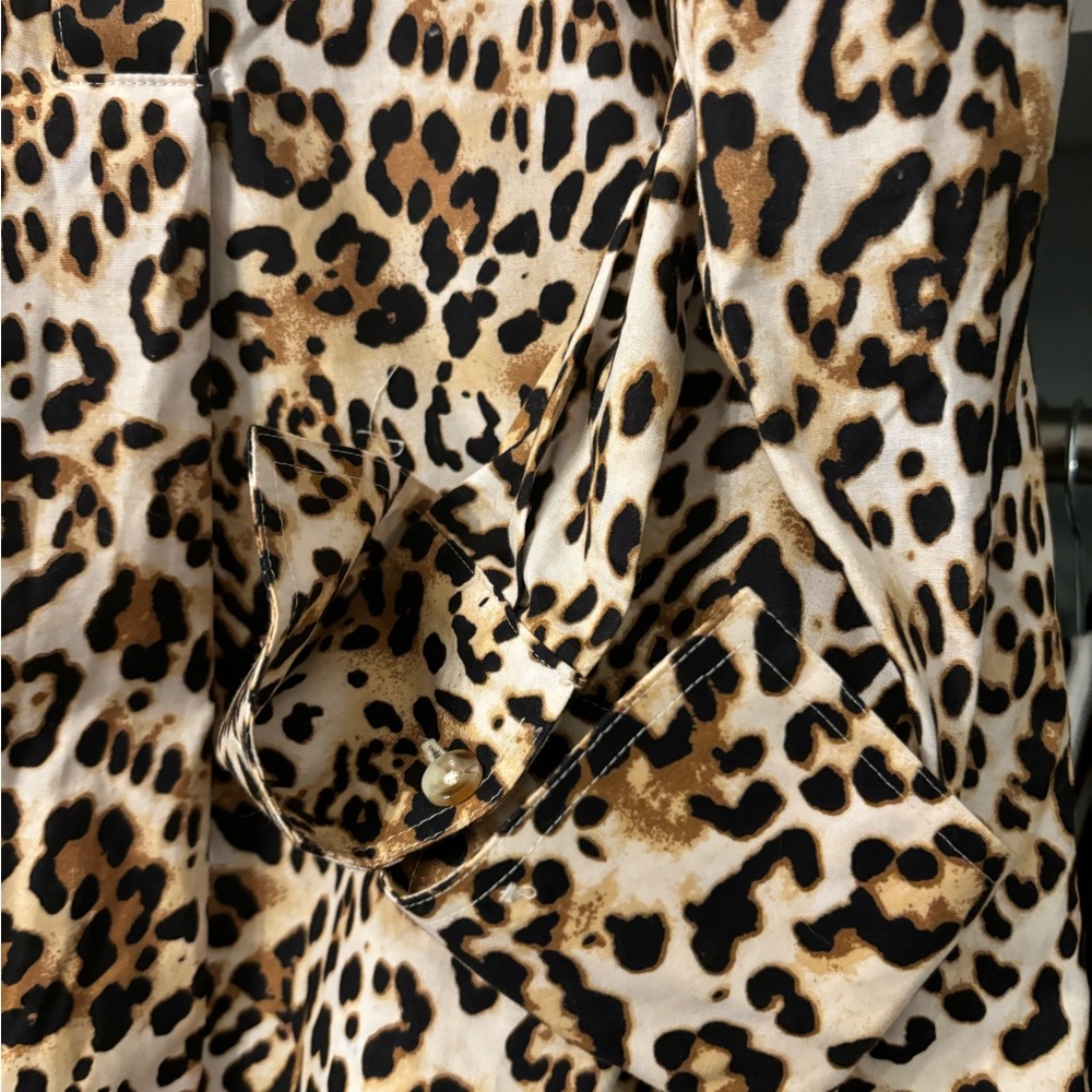Chicos Leopard no iron Tunic - Picture 3 of 5